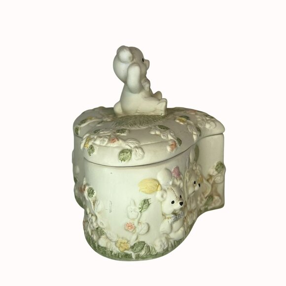 Vintage Porcelain Teddy Bear Heart-Shaped Trinket Box Pale Green Floral Details - Picture 4 of 5